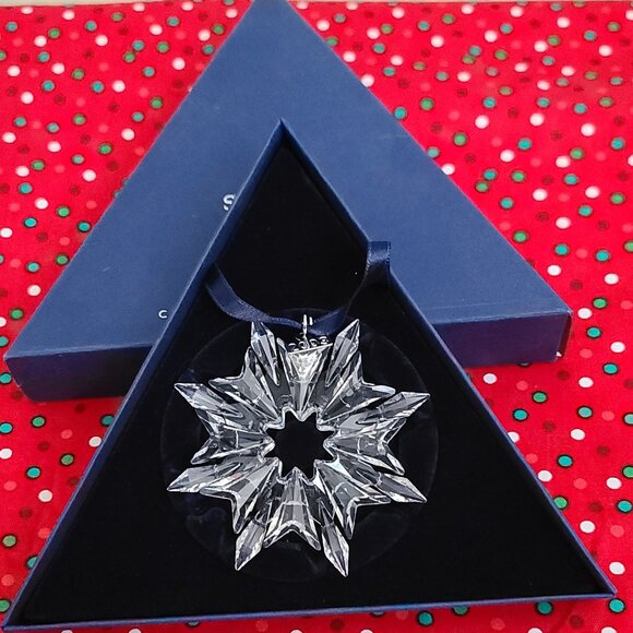 2003 Swarovski Annual Christmas Snowflake Ornament – Retired & Sparkling! - Picture 4 of 7